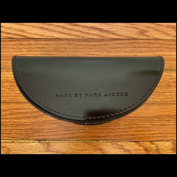 MARC by Marc Jacobs Large Black Sunglasses Hard Case - Picture 7 of 7